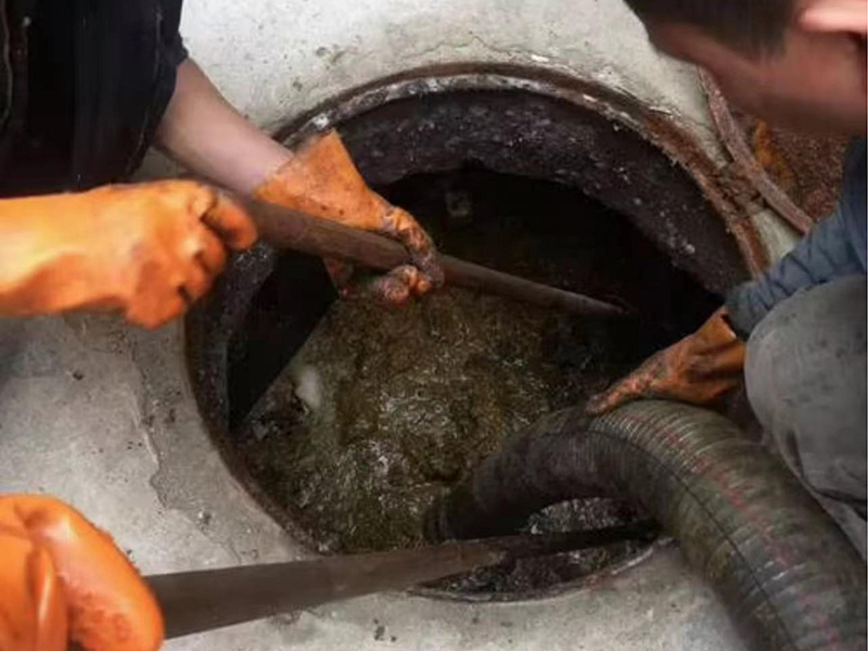 岚山清理化粪池时如何避免沼气的危害？